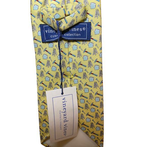 NWT Vineyard Vines Men Tie 100% Silk Yellow & Blue Building‎ Construction Hammer - Picture 5 of 8